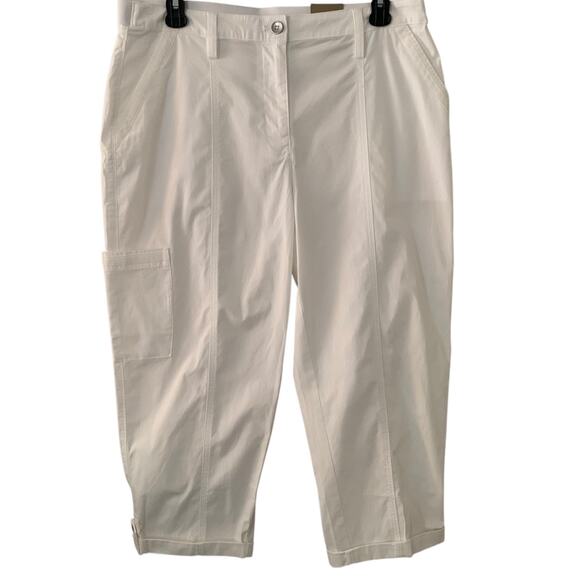 Chico's Pants NWT Size 1.5 (10) Fitigues Cargo Capri Alabaster Vacation Leisure - Picture 1 of 9